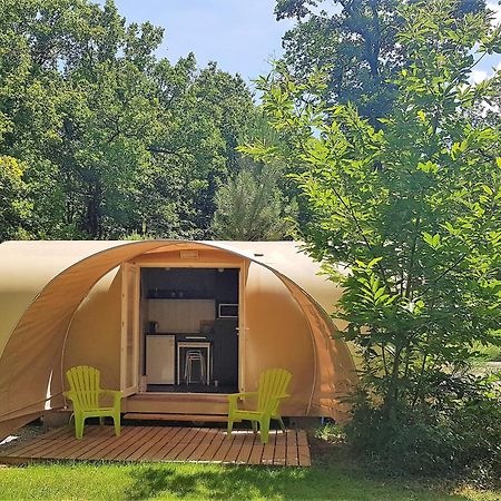 Camping Bois De St Hilaire Chalandray Ngoại thất bức ảnh