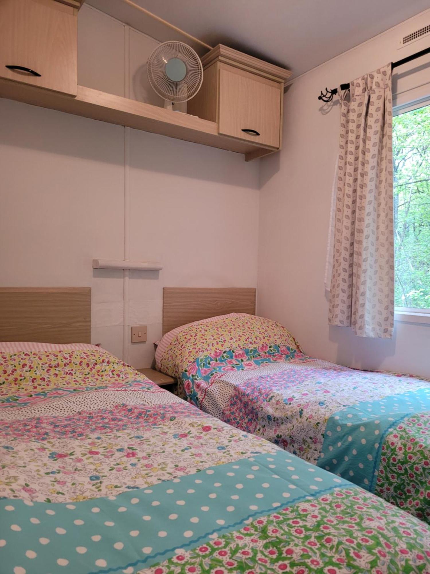 Camping Bois De St Hilaire Chalandray Ngoại thất bức ảnh