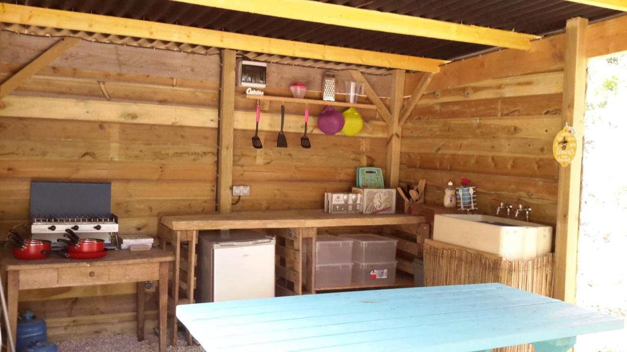 Camping Bois De St Hilaire Chalandray Ngoại thất bức ảnh