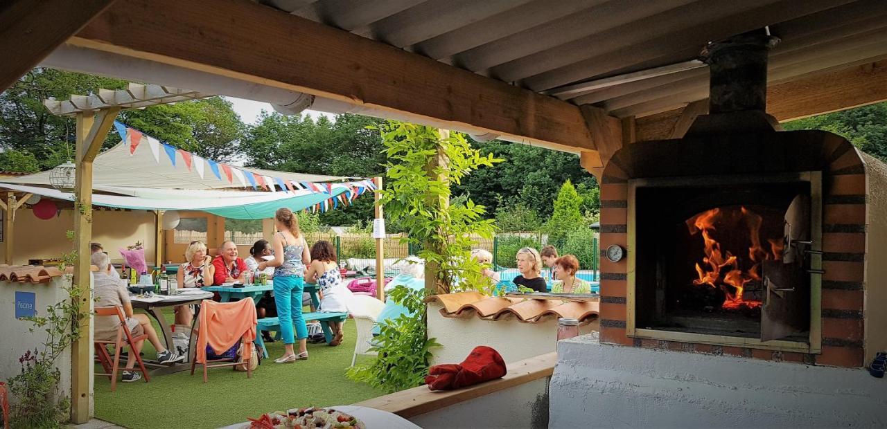 Camping Bois De St Hilaire Chalandray Ngoại thất bức ảnh