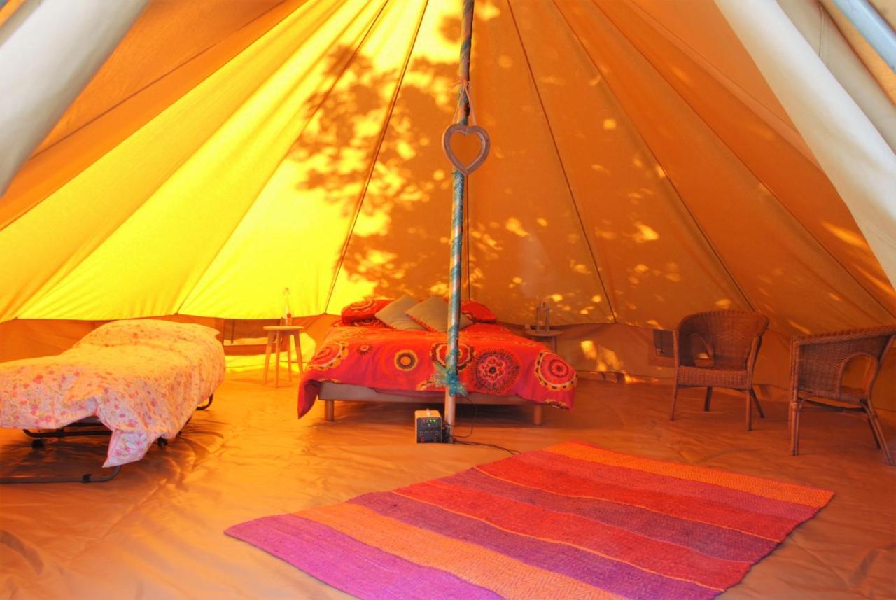 Camping Bois De St Hilaire Chalandray Ngoại thất bức ảnh