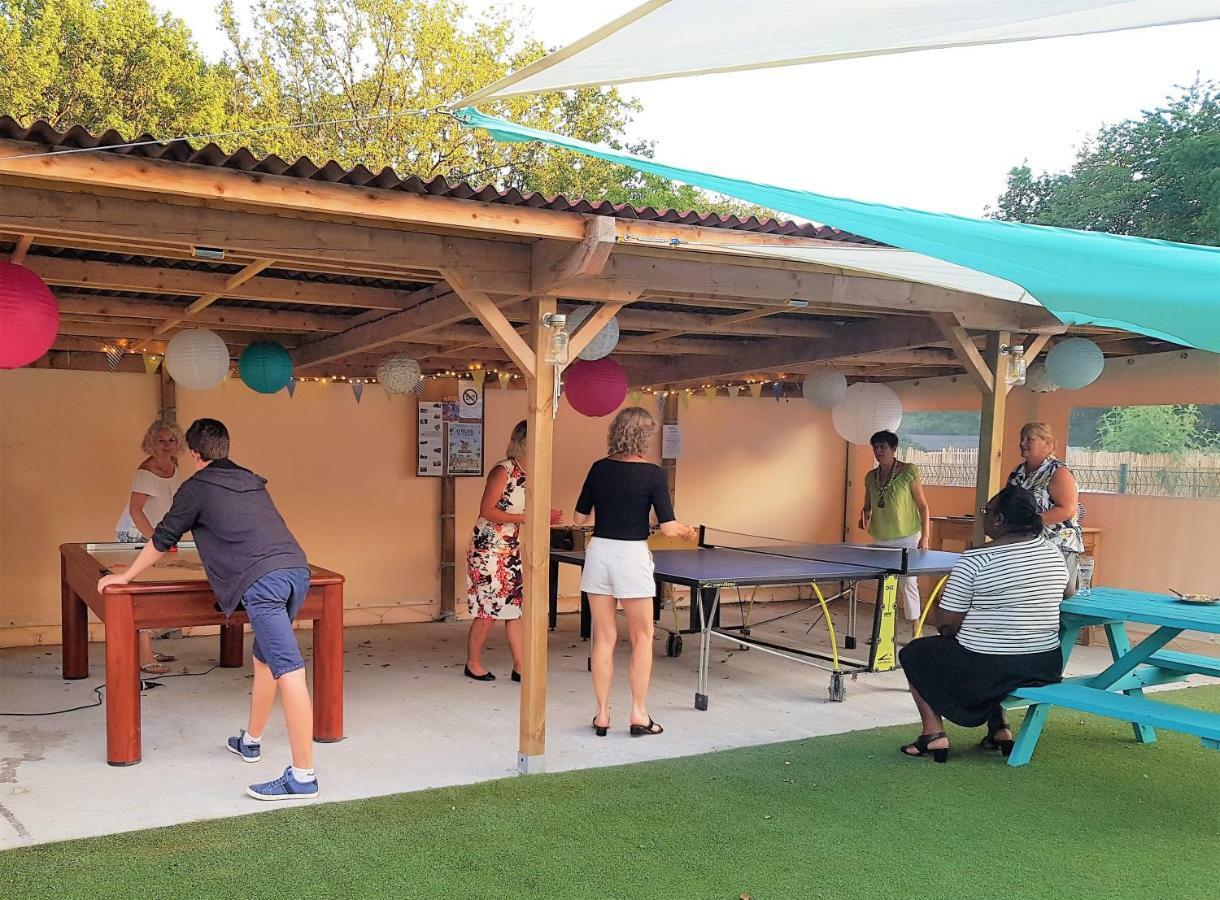 Camping Bois De St Hilaire Chalandray Ngoại thất bức ảnh