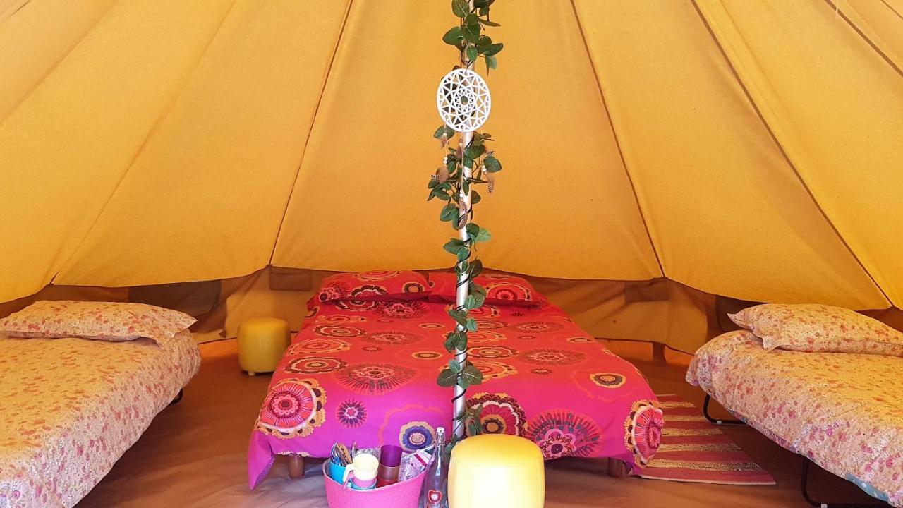 Camping Bois De St Hilaire Chalandray Ngoại thất bức ảnh