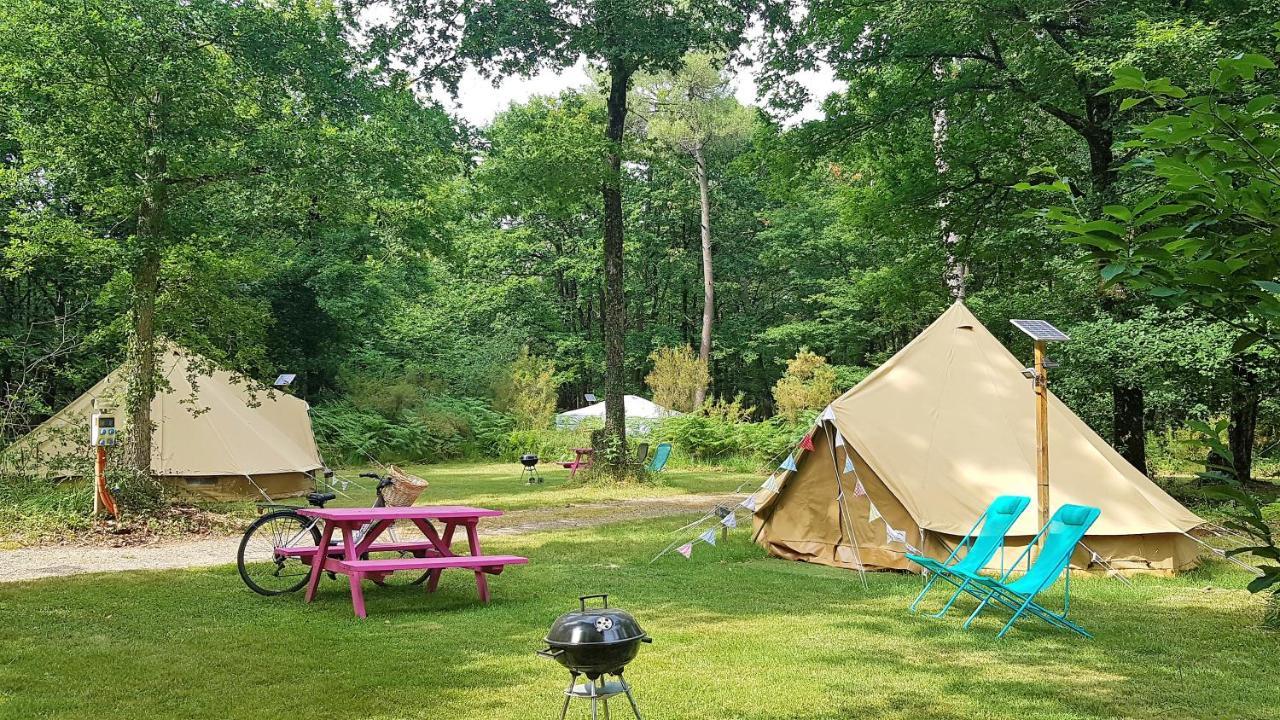 Camping Bois De St Hilaire Chalandray Ngoại thất bức ảnh